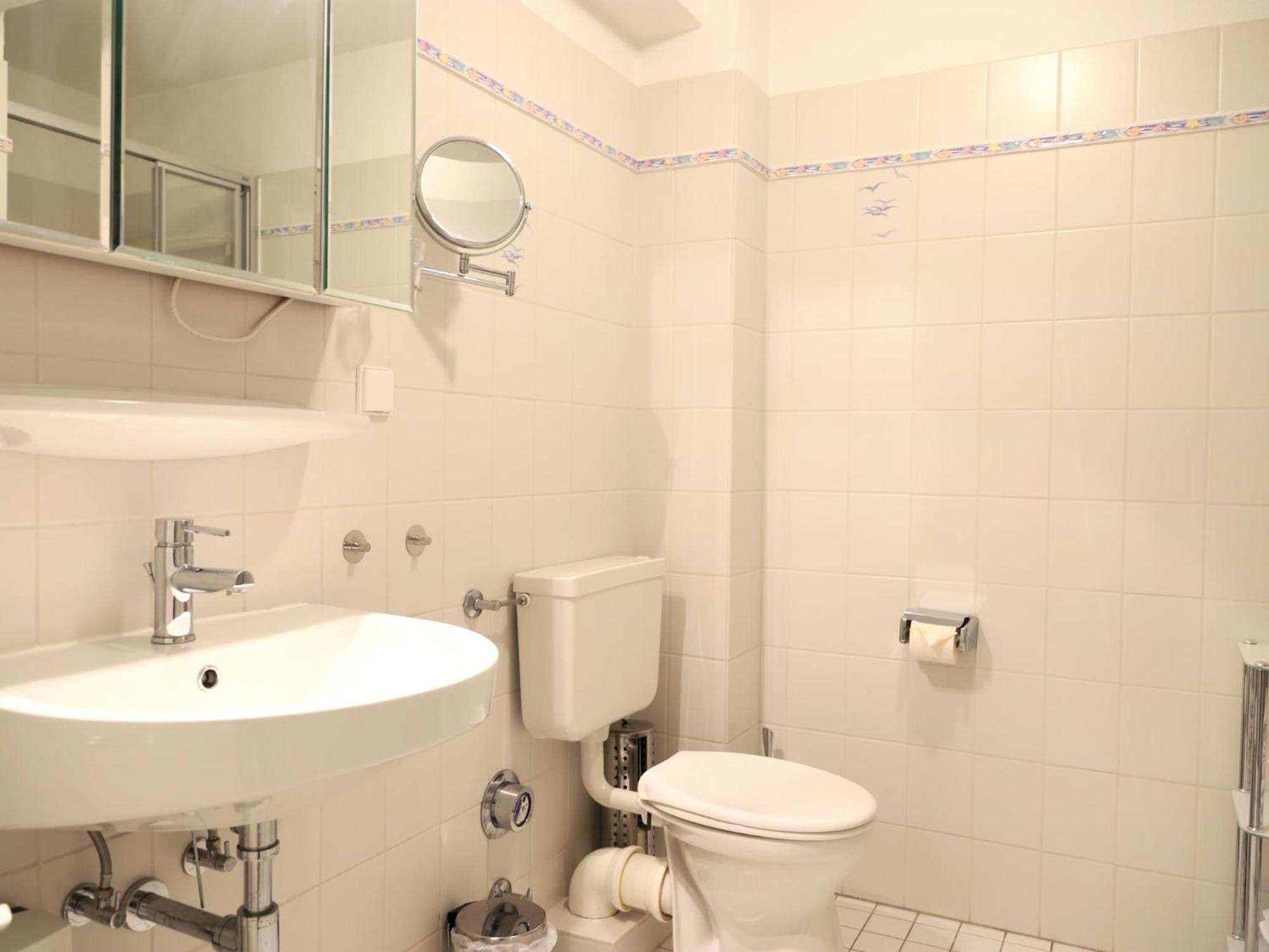 Ruhig Gelegenes Haus Am Ortseingang Von Wenningstedt Apartment Ngoại thất bức ảnh